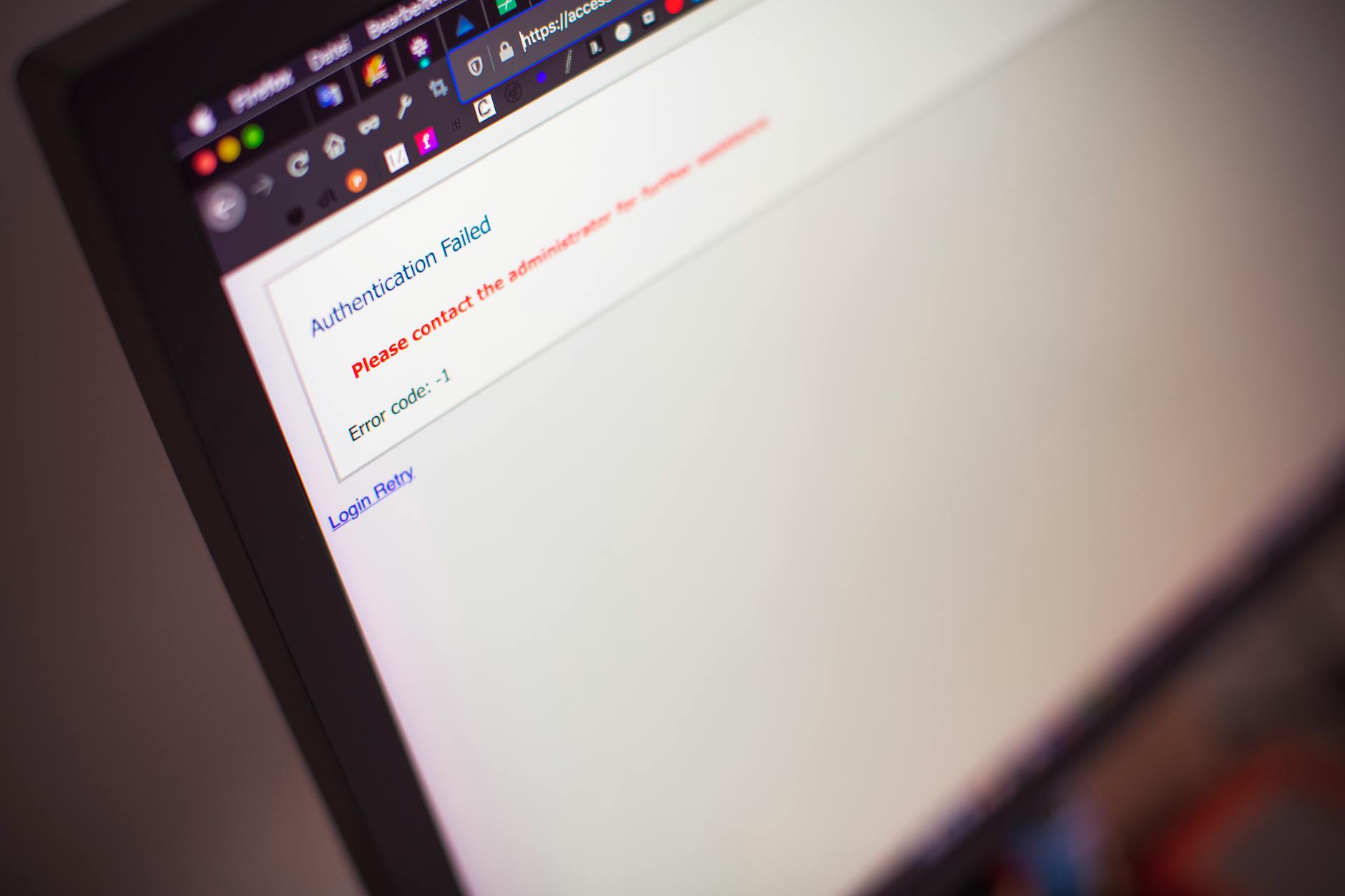 Komunikat authentication failed na ekranie komputera